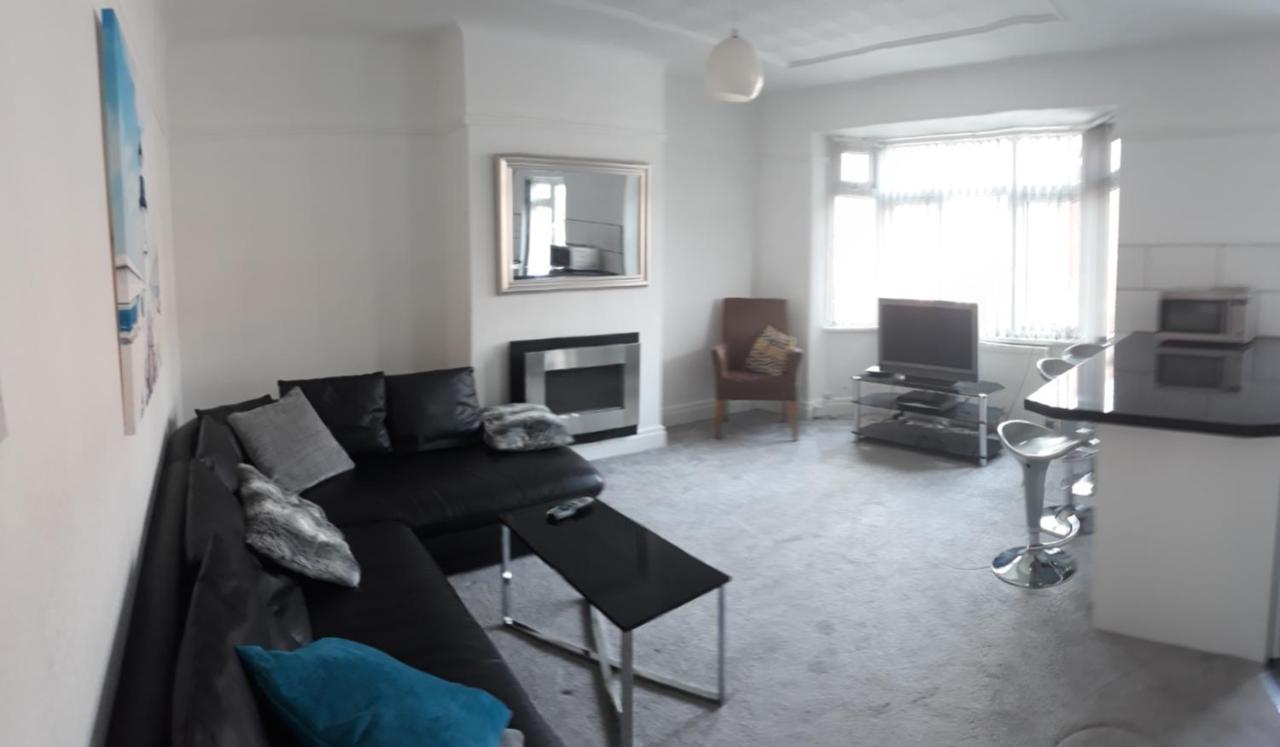 Marine Lake Apartment West Kirby Exterior foto
